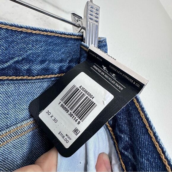 Levi’s NWT | Premium 80S Mom Jeans in Boo Boo Size 30 - Picture 12 of 13